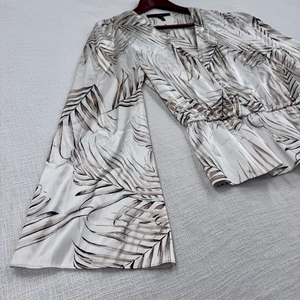White House Black Market Palm Print Satin Peplum Blouse Bell Sleeve Neutral Boho - Picture 6 of 11